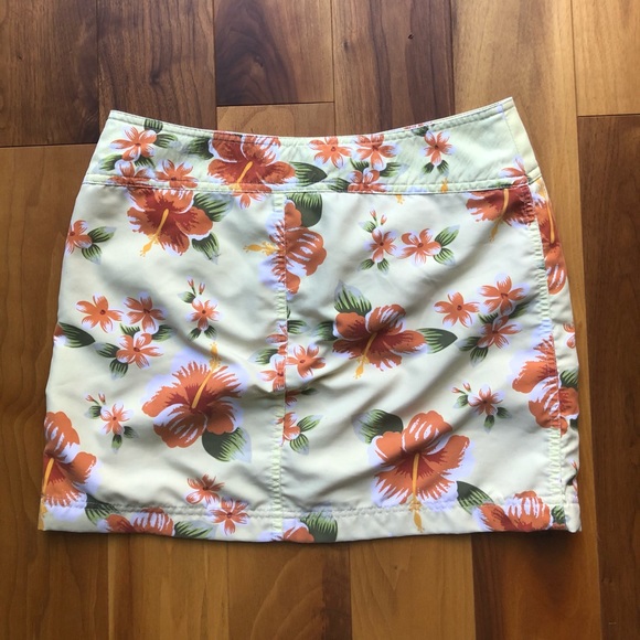 Skirt with tropical pattern - Picture 2 of 2